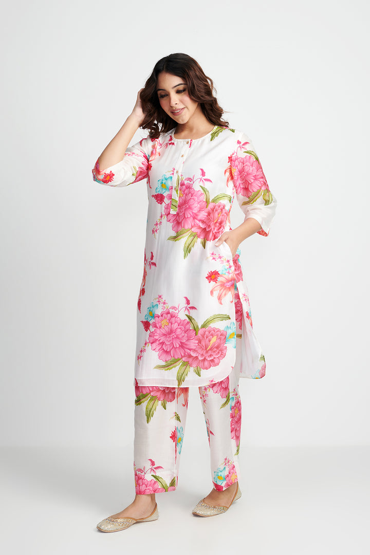 White Floral Fiesta Kurta Set of 2