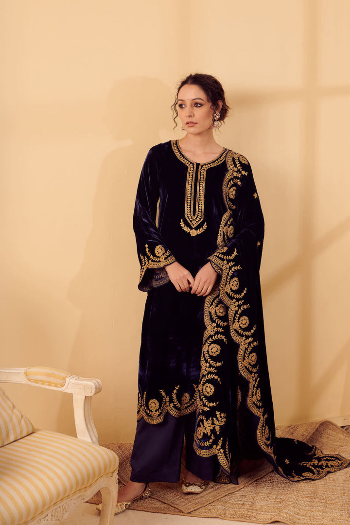 Naveli Navy Blue Zari Embroidered Kurta set