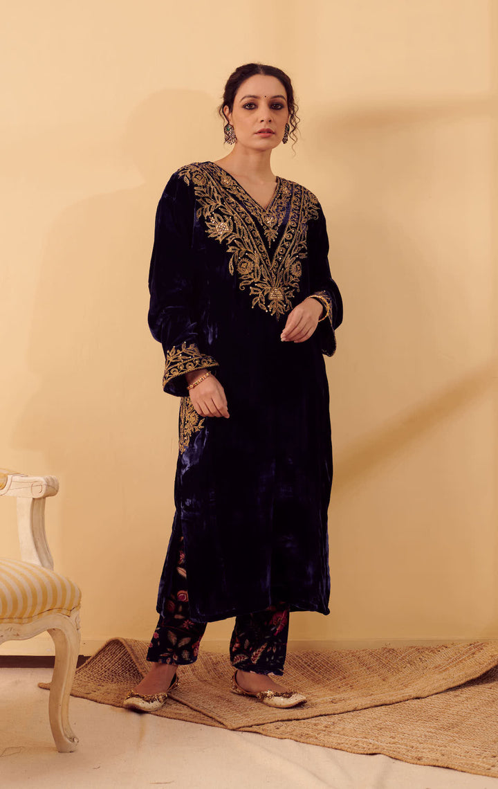 Naveli Blue Velvet Kurta with Velvet Printed Salwar - set of 2