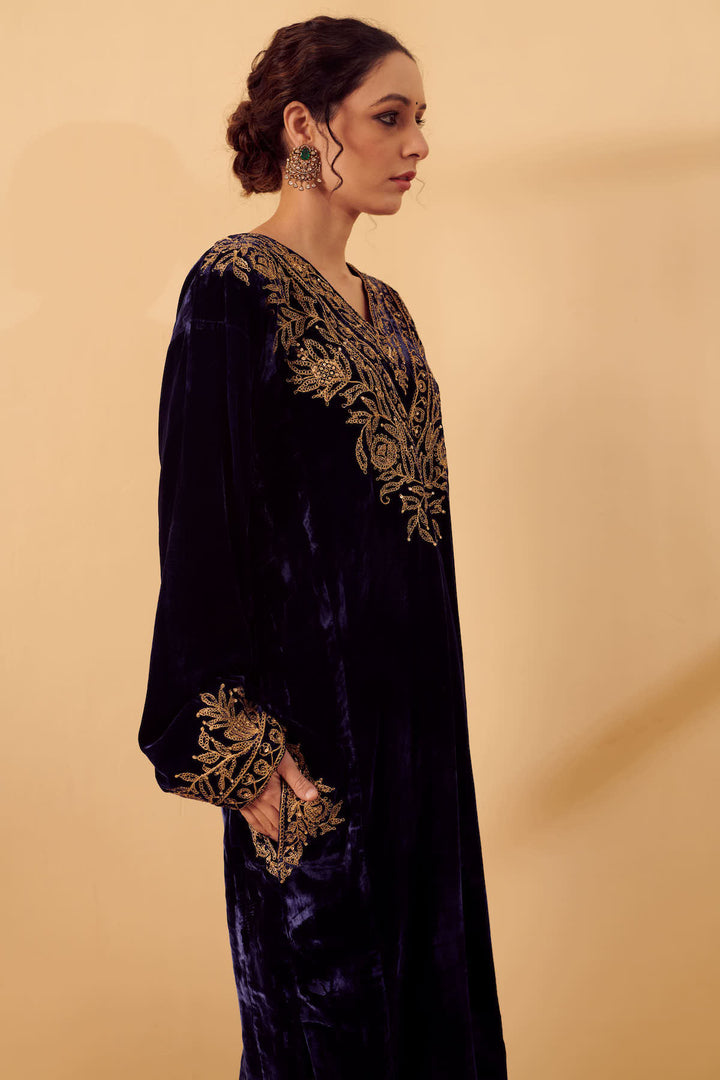 Naveli Blue Velvet Kurta with Velvet Printed Salwar - set of 2