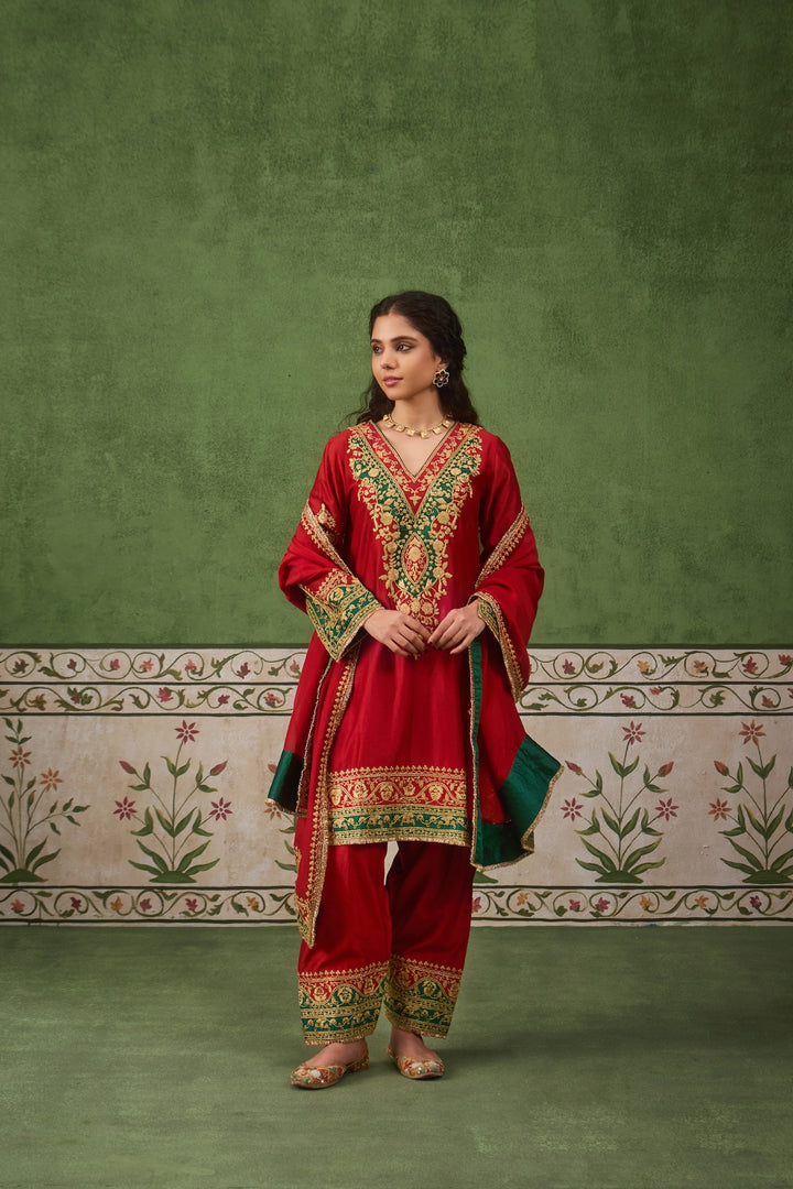 Inayat Red Green Kurta Set of 3