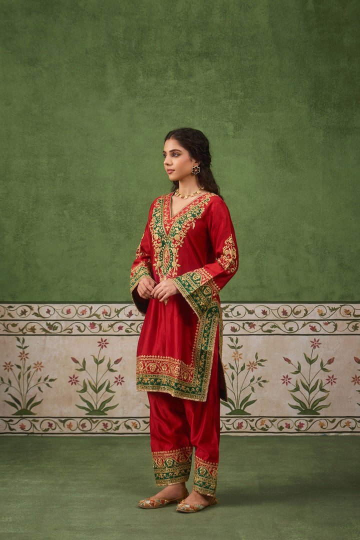 Inayat 2.0 Red Green Kurta Set of 3